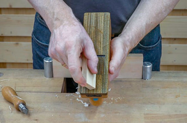 Hobeleinstellen_spandicke-mit-holzklotz-einstellen Hobeleinstellen_spandicke-mit-holzklotz-einstellen