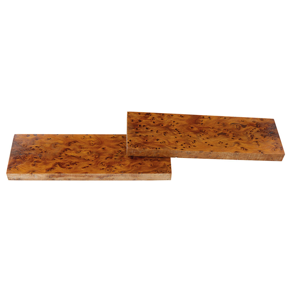 Tuia venata, impugnature di coltelli, 140 x 43 x 10 mm