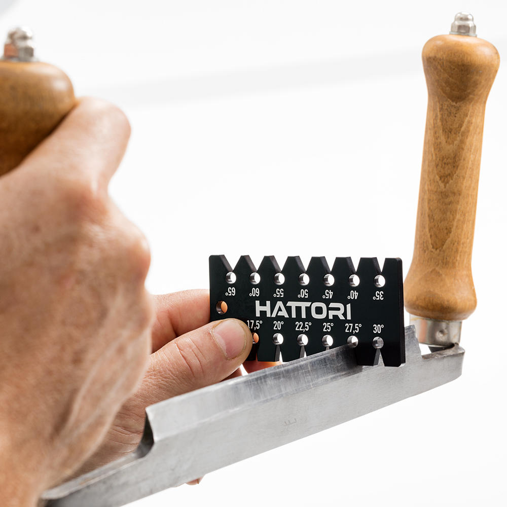 Rapporteur d’angle pour ciseaux à bois et fers de rabots Hattori®
