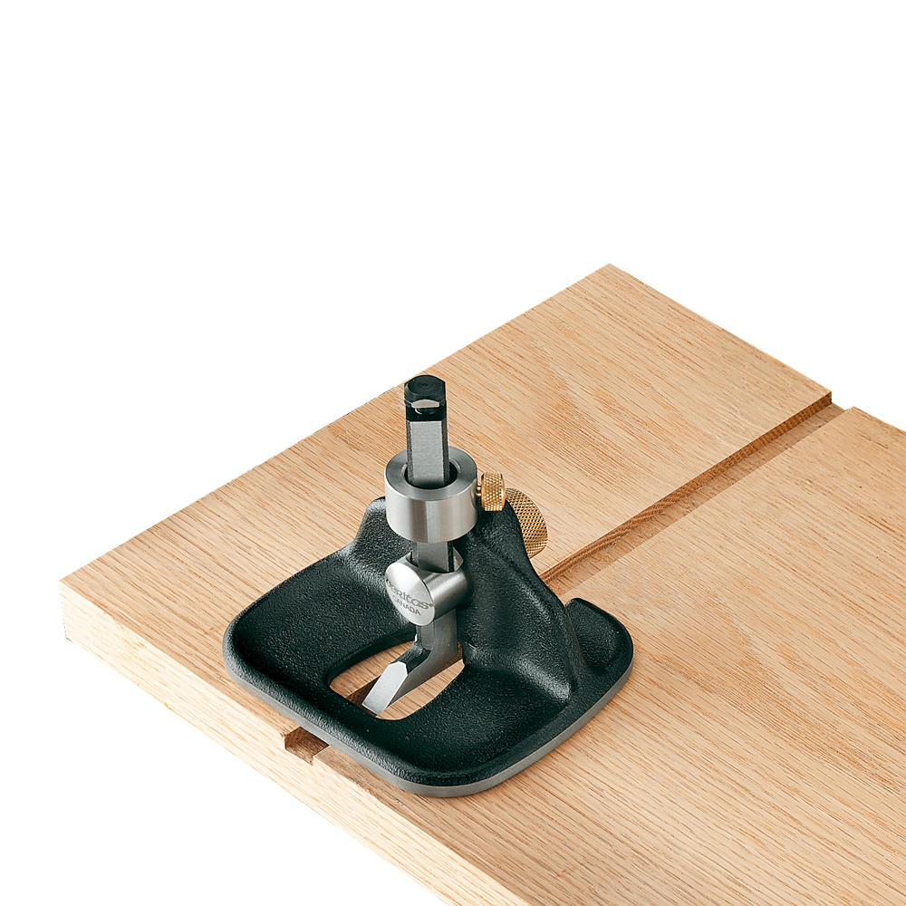 Veritas® Medium Router Plane, High-carbon Steel Blade
