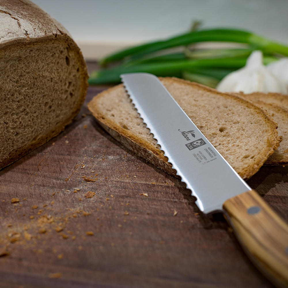 Coltello da pane, legno di ulivo