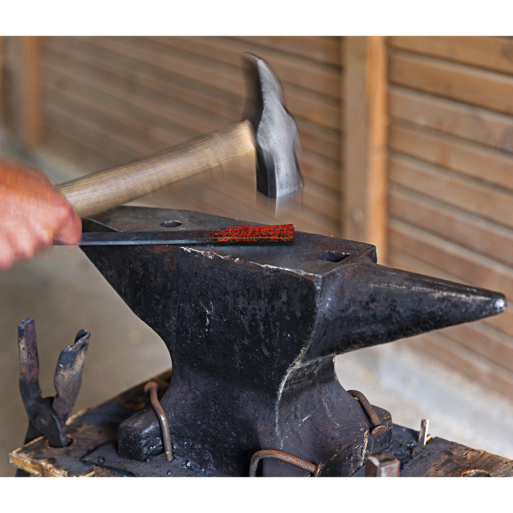 Schmiedeamboss mit zwei Hörnern, süddeutsche Form, mit Voramboss, 35 kg
