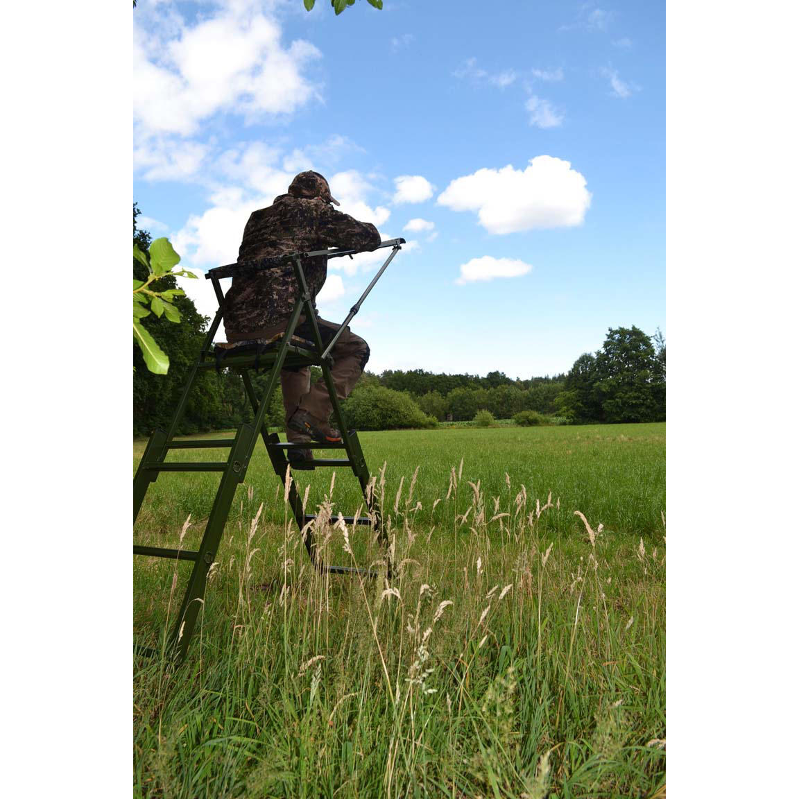 Mobile Raised Hide with Extension