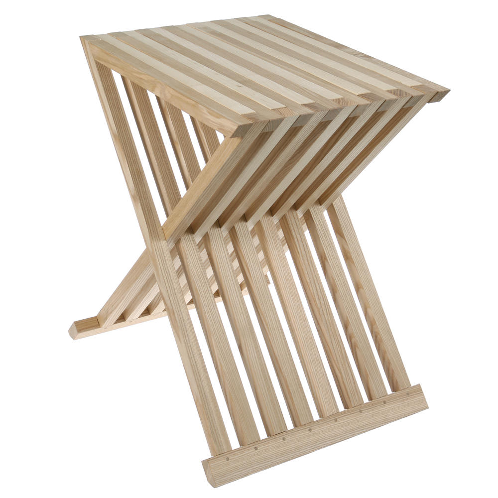 Falthocker mit mittelalterlichen Zapfenverbindunge