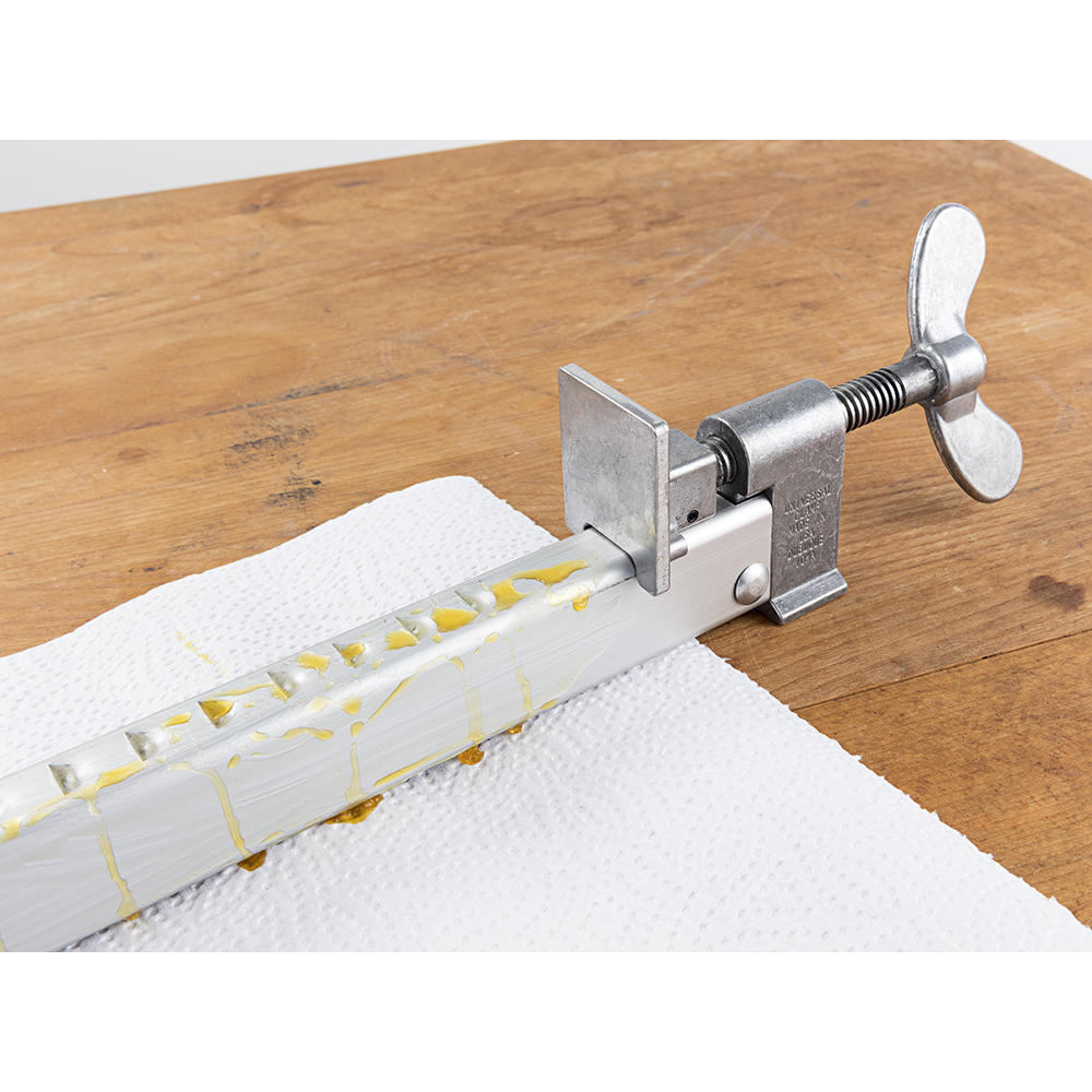 BATES® Release Agent for Cold Gluing Applications up to 38 °C, 1 L