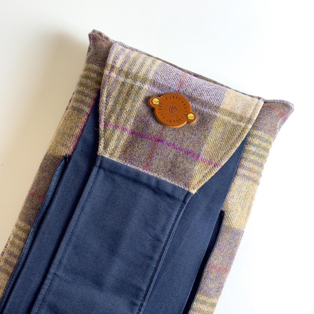 Helen Wells Hundebett-Kissen »Tweed Blackberry«, Gr. M 