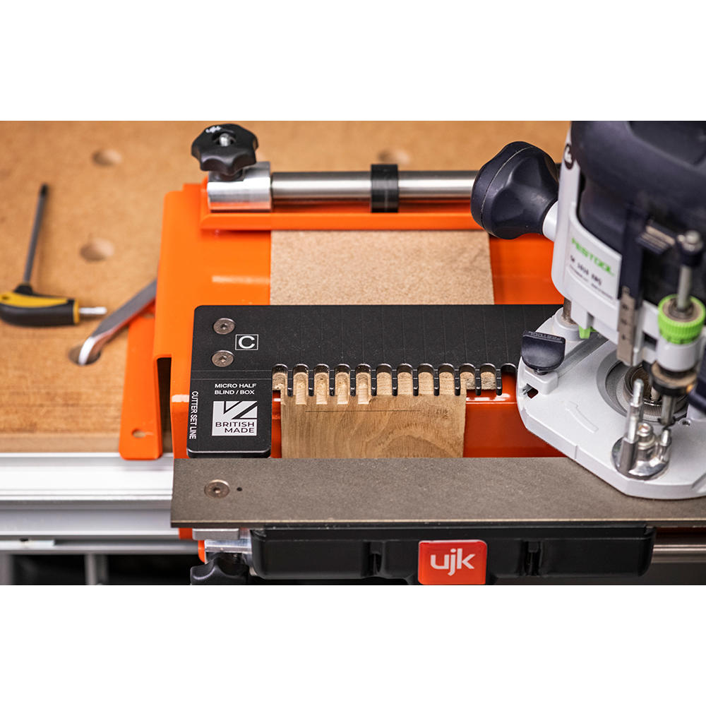 UJK Dovetail Jig Fine Pitch Comb, incl. Router Cutter Set